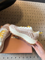 M-Sneakers
