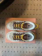 M-Sneakers