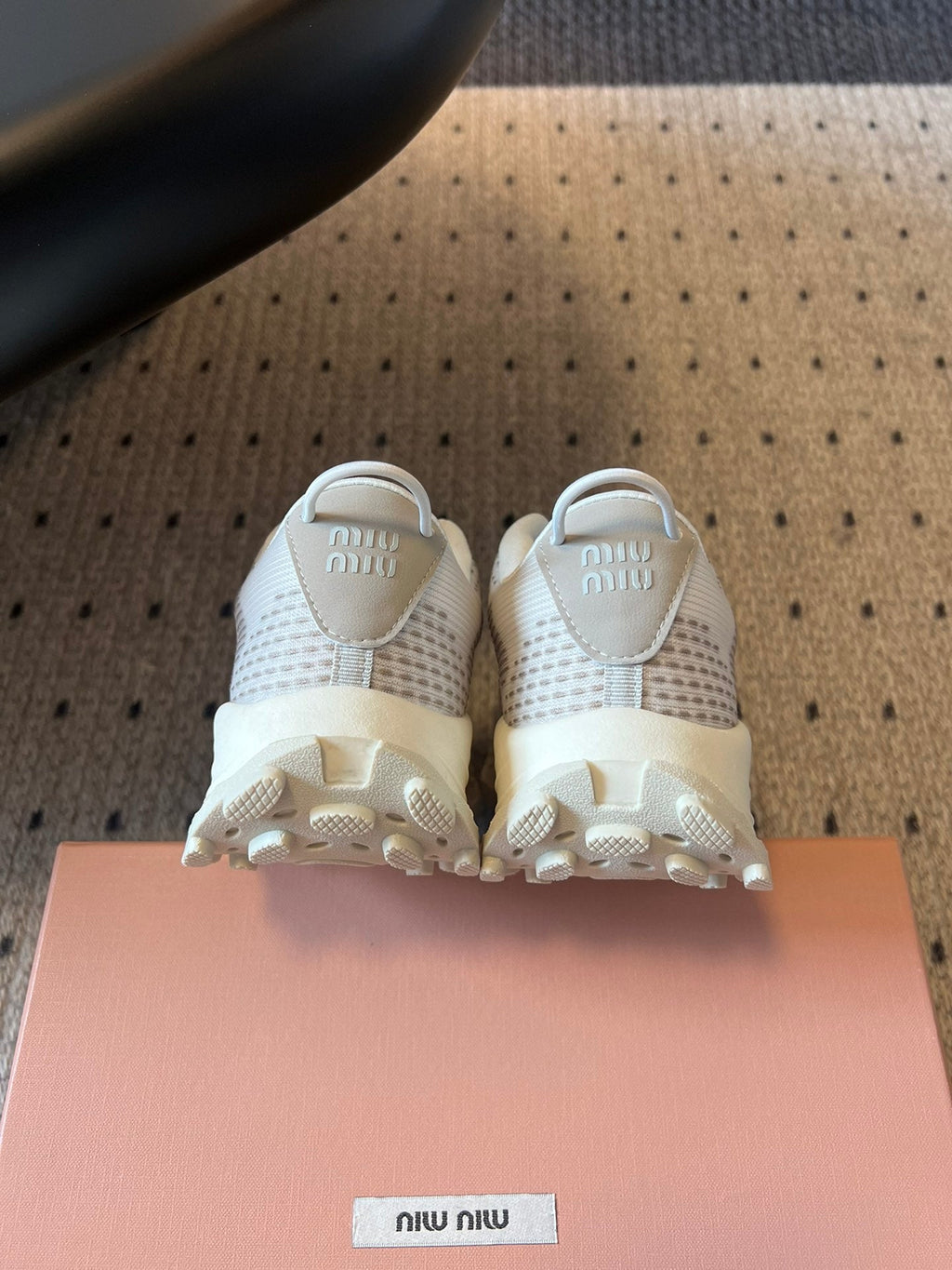 M-Sneakers