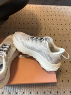 M-Sneakers