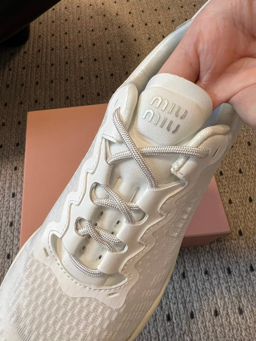 M-Sneakers