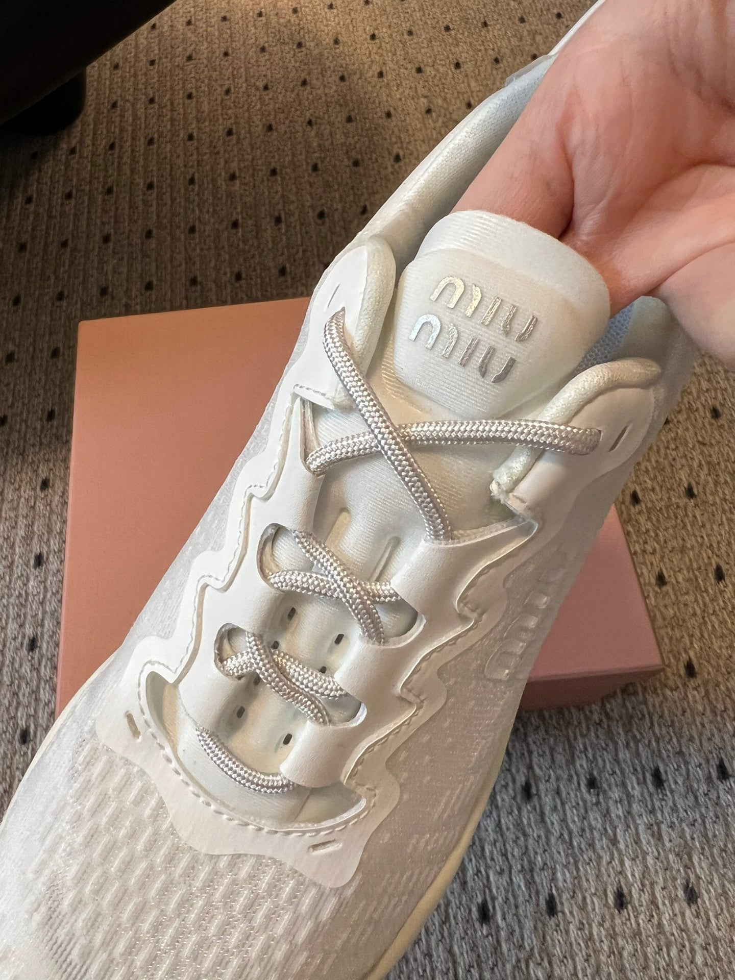 M-Sneakers