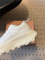 M-Sneakers