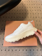 M-Sneakers