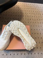 M-Sneakers