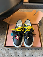 M-Sneakers