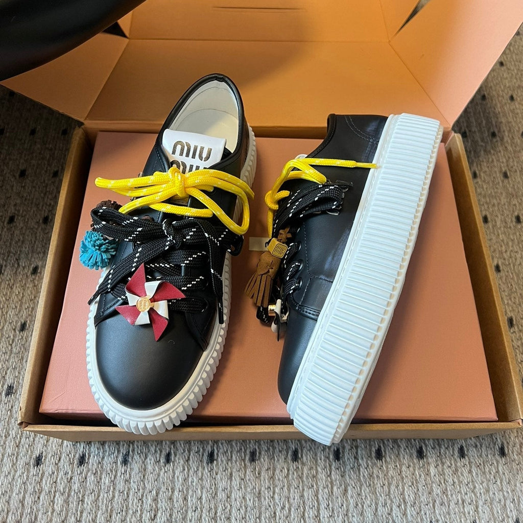 M-Sneakers