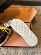 M-Sneakers