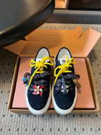 M-Sneakers