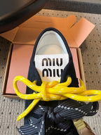 M-Sneakers