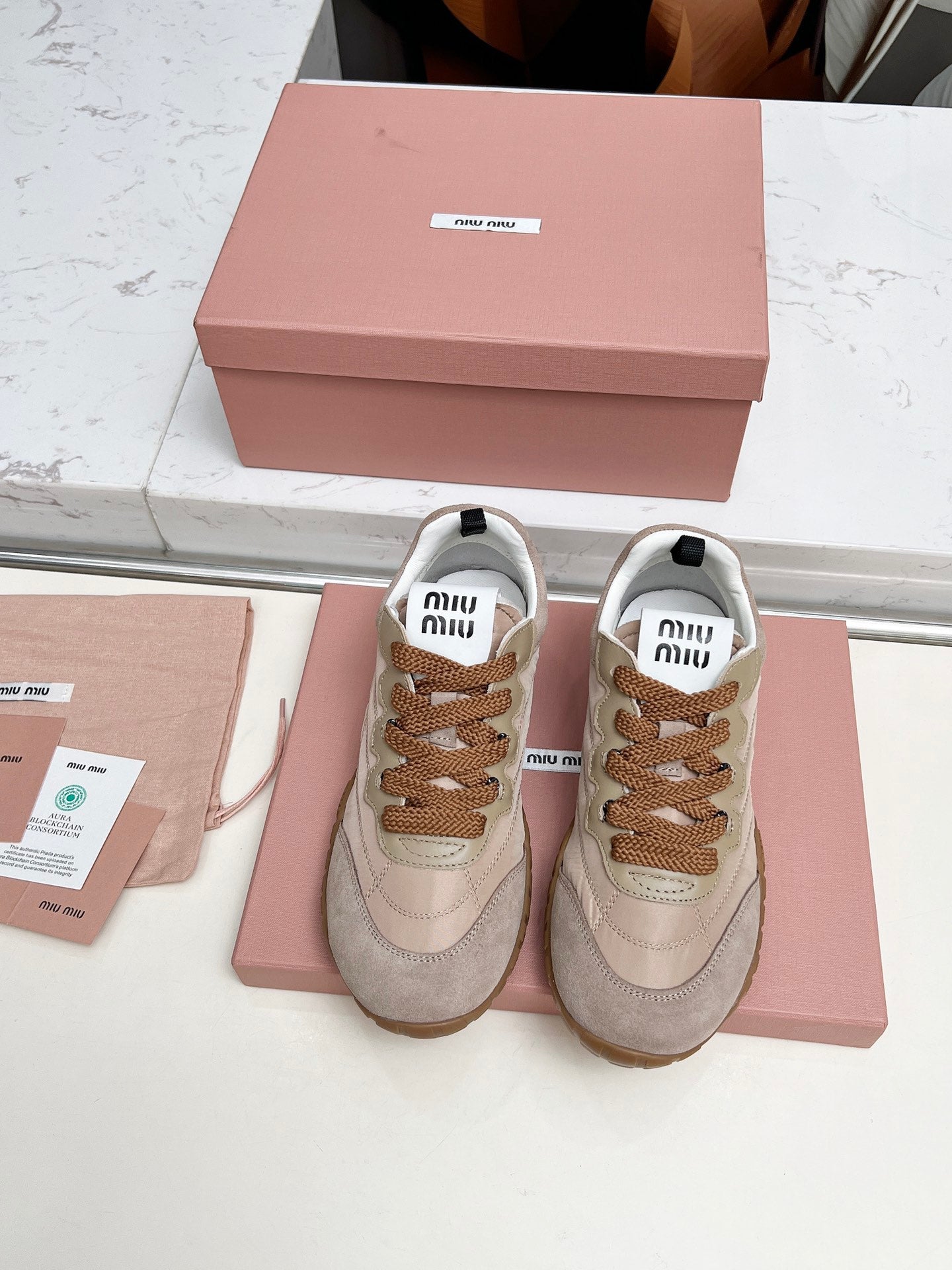 M-Sneakers