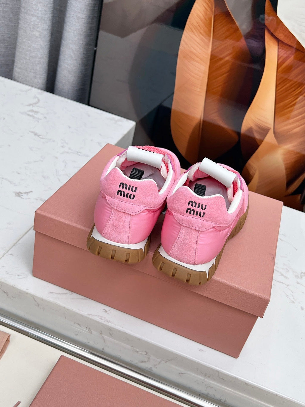 M-Sneakers