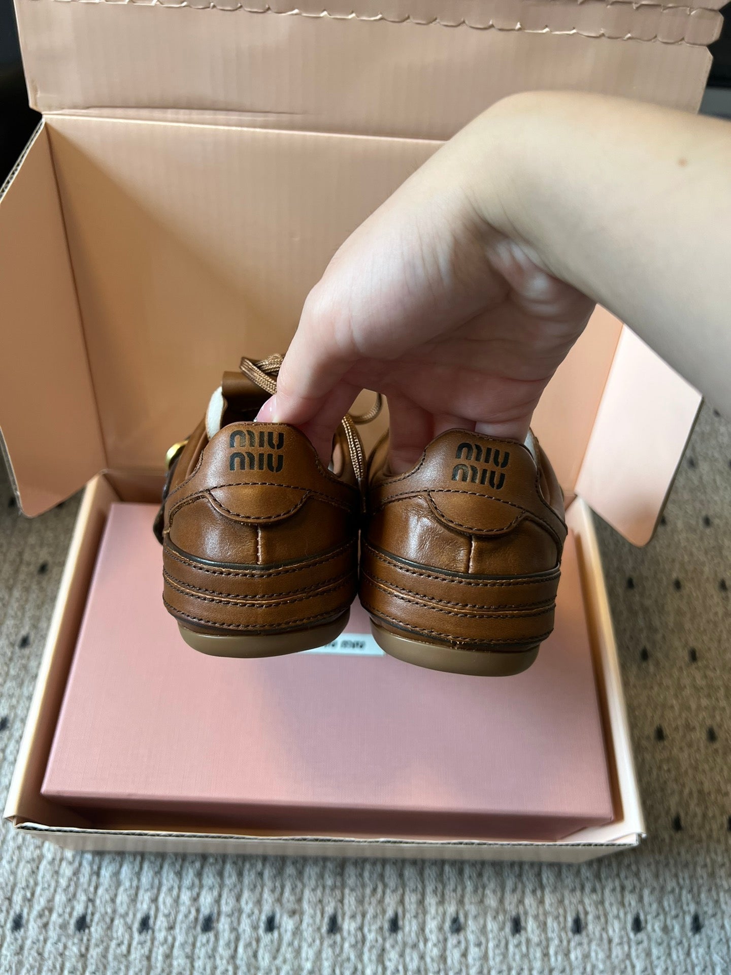 M-Sneakers