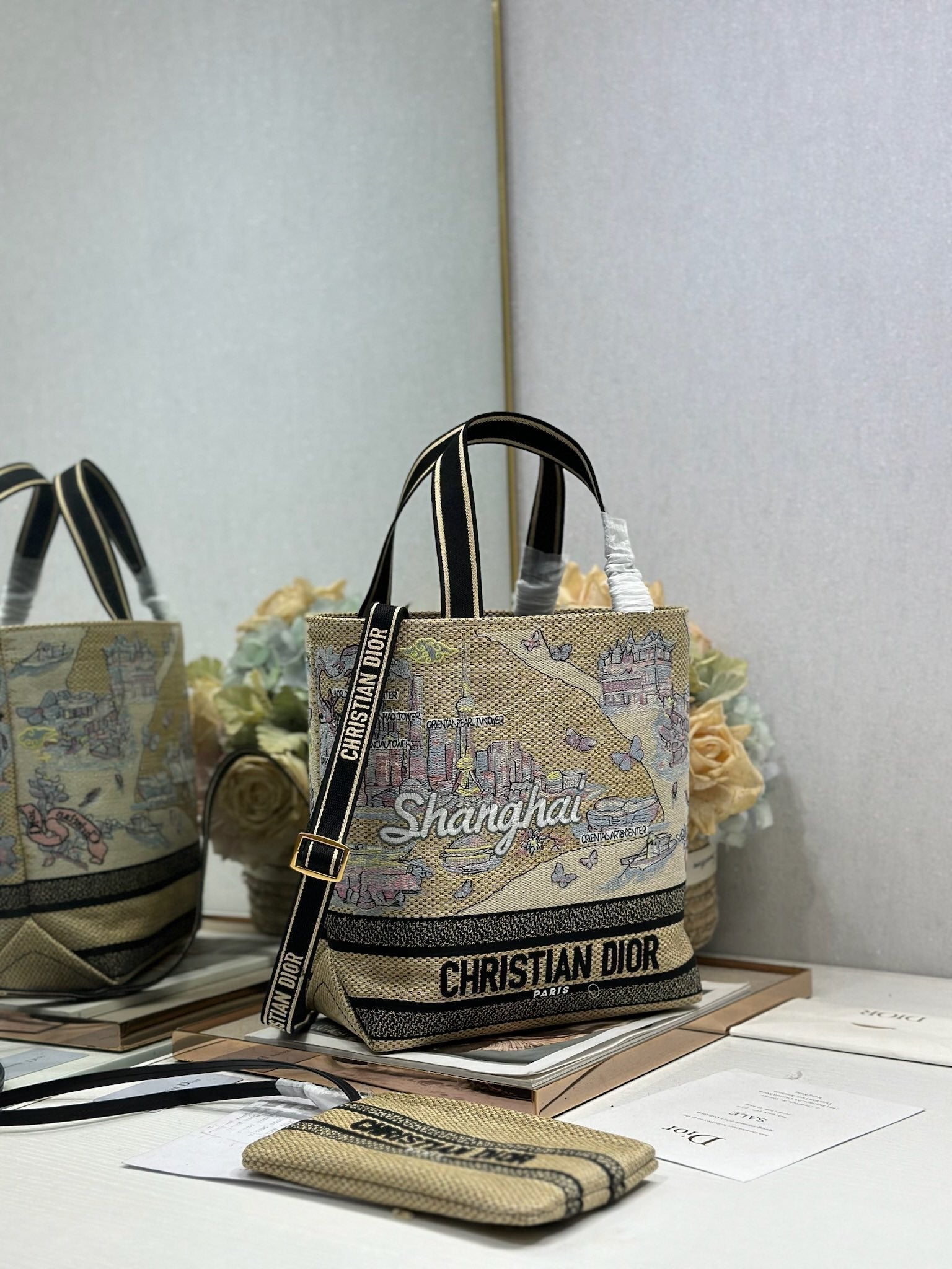 D-Book Tote