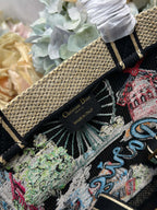 D-Book Tote