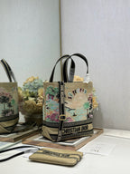 D-Book Tote