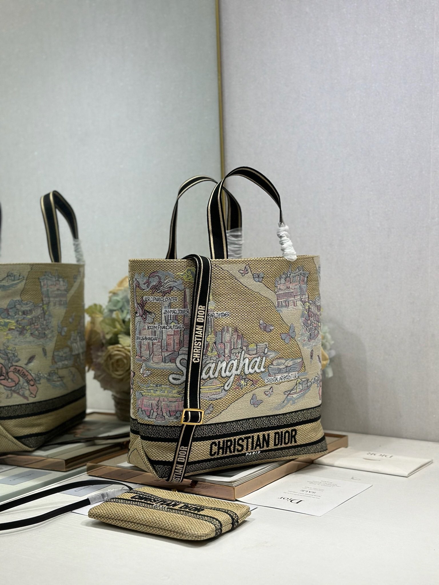 D-Book Tote