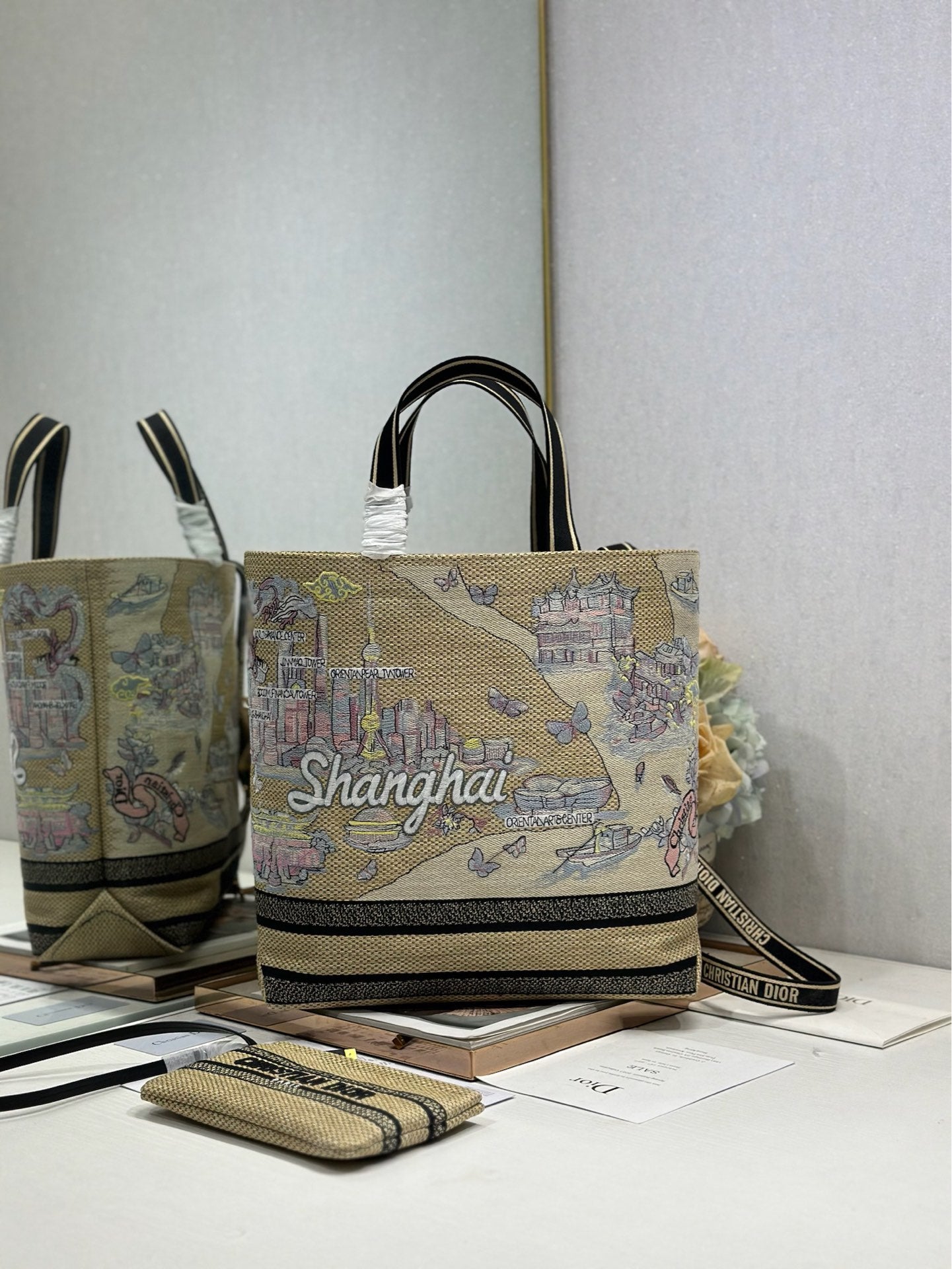 D-Book Tote