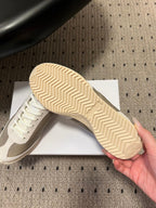 S-Sneakers