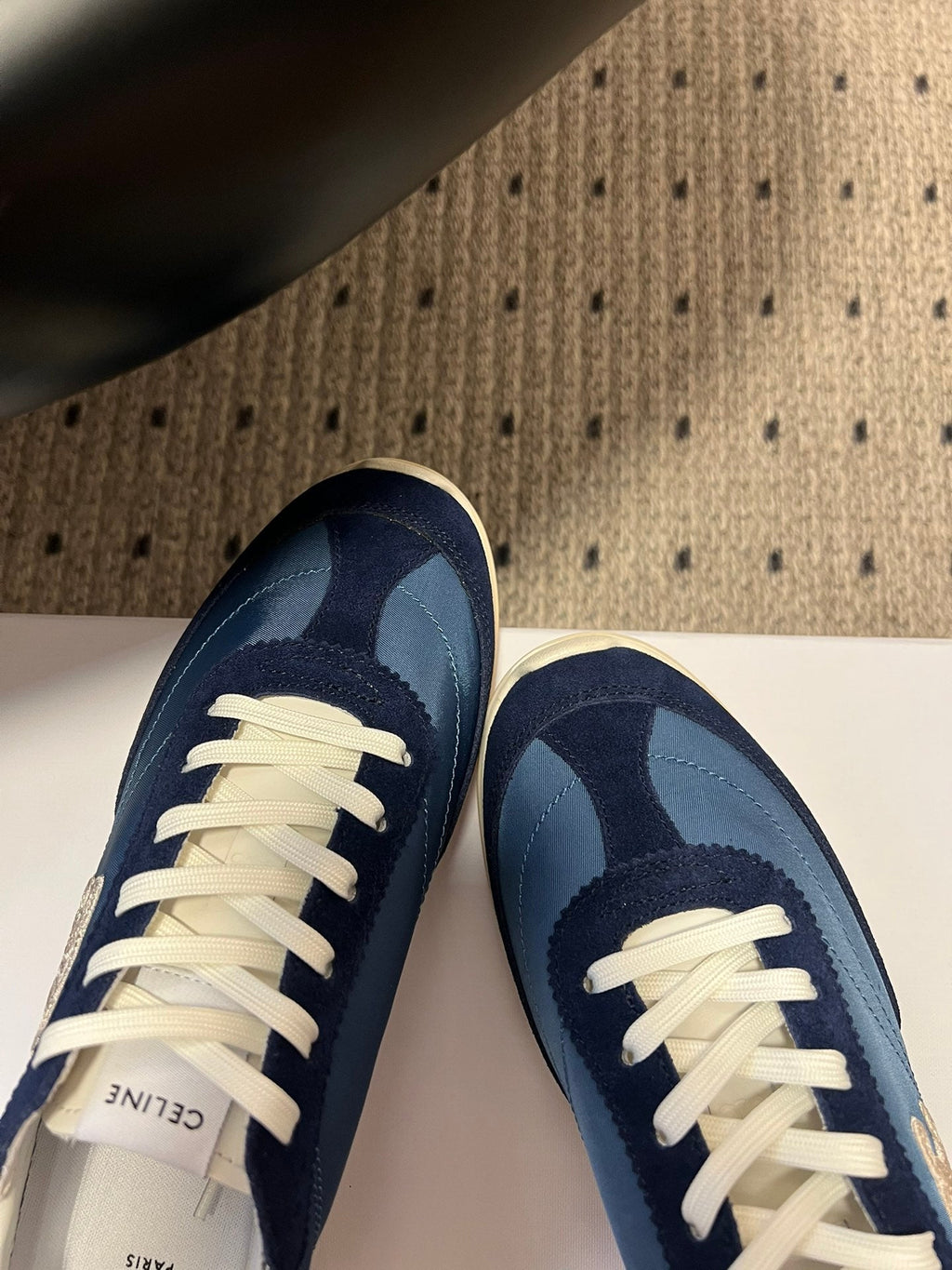 S-Sneakers