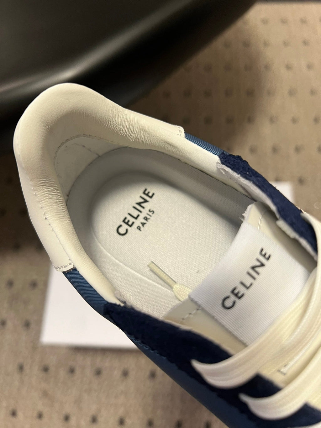 S-Sneakers