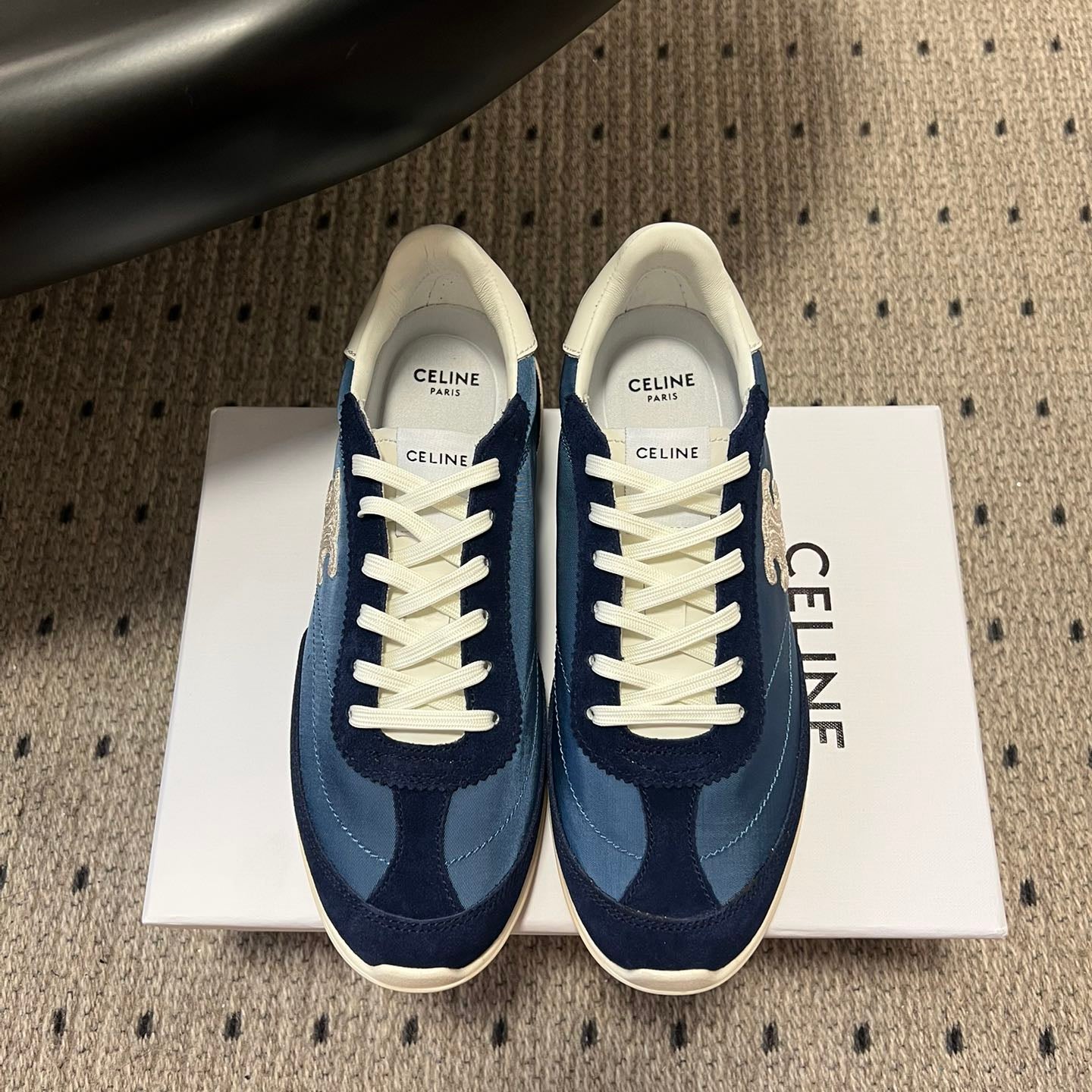 S-Sneakers