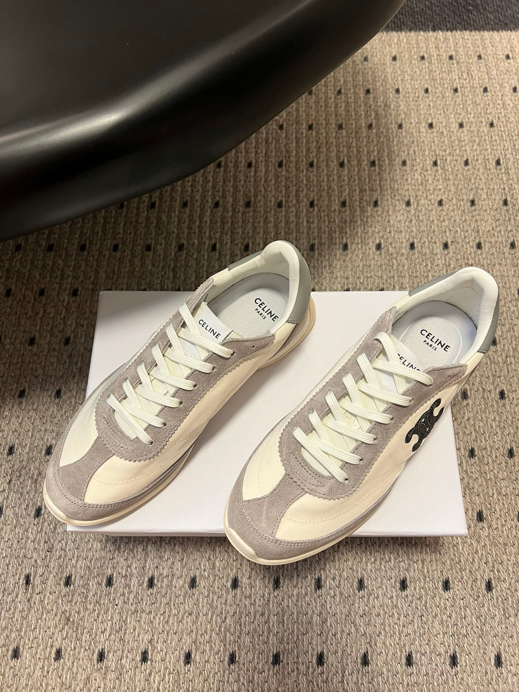 S-Sneakers