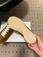 S-Sneakers