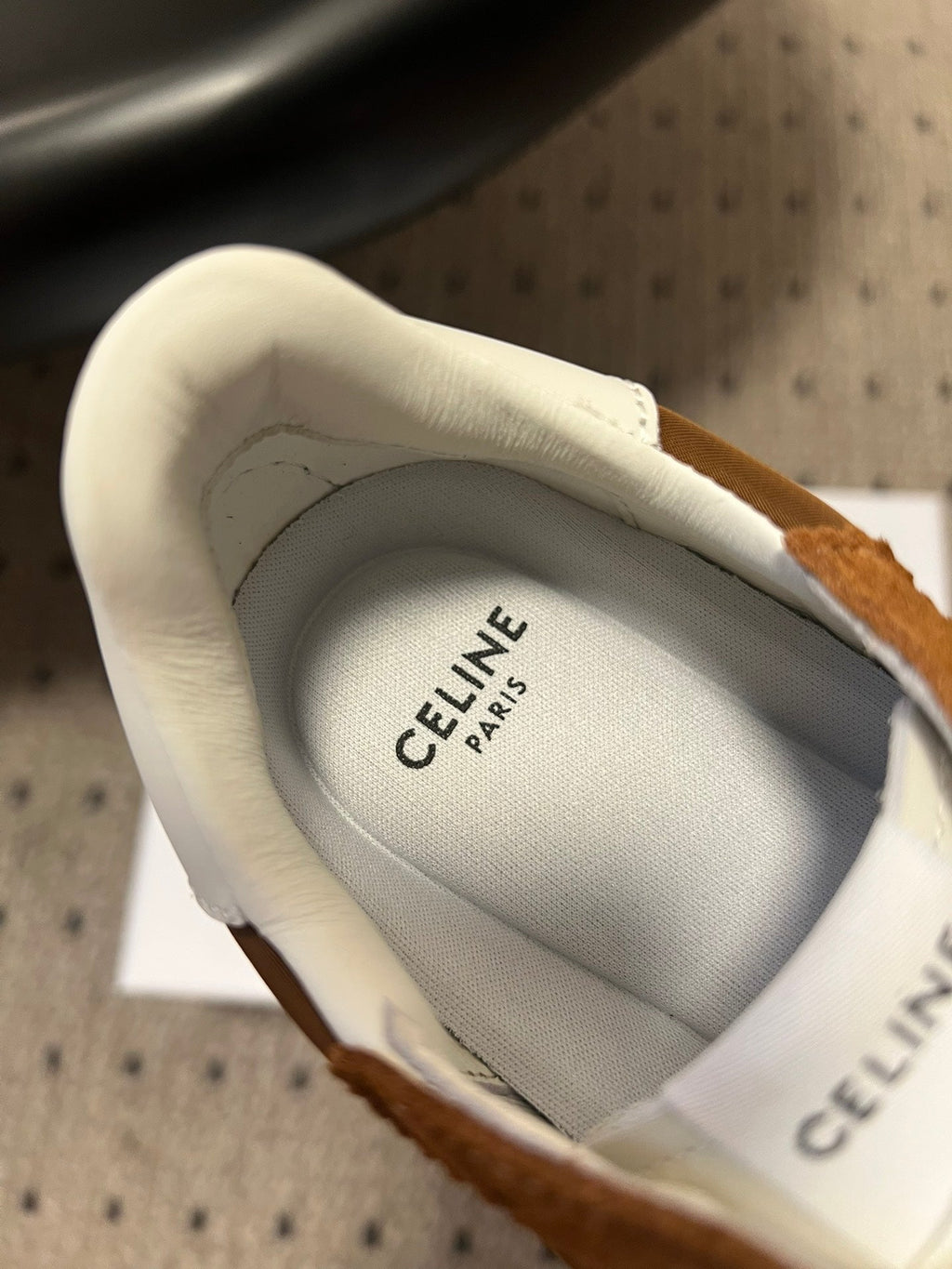 S-Sneakers