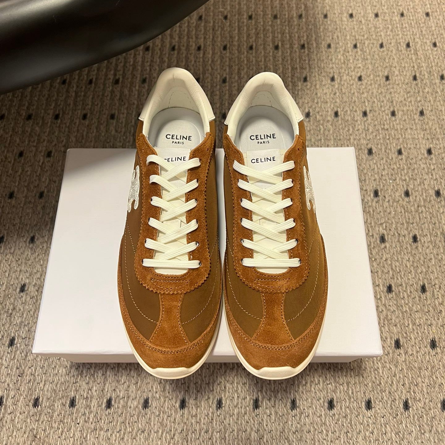 S-Sneakers