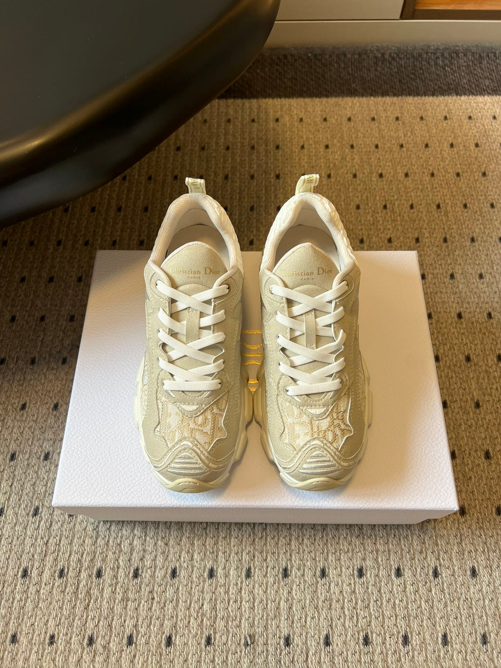 D-Sneakers