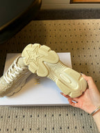 D-Sneakers