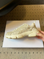 D-Sneakers