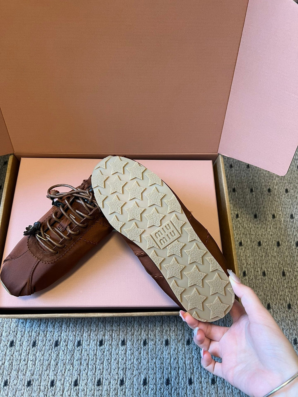 M-Sneakers