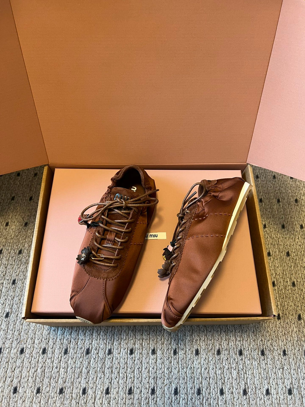M-Sneakers