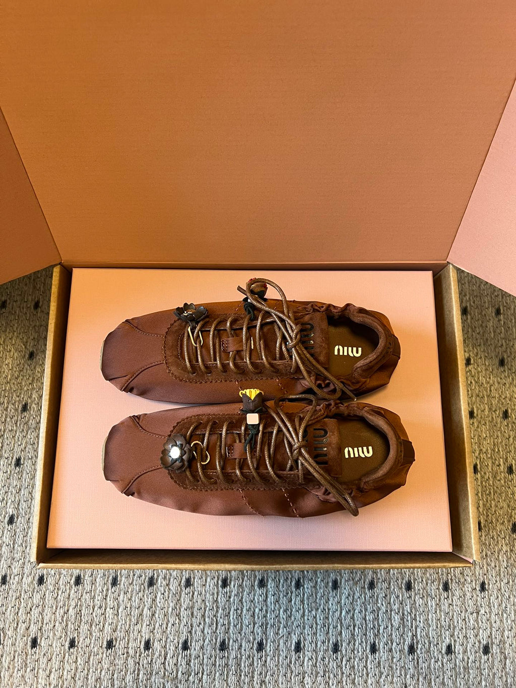 M-Sneakers