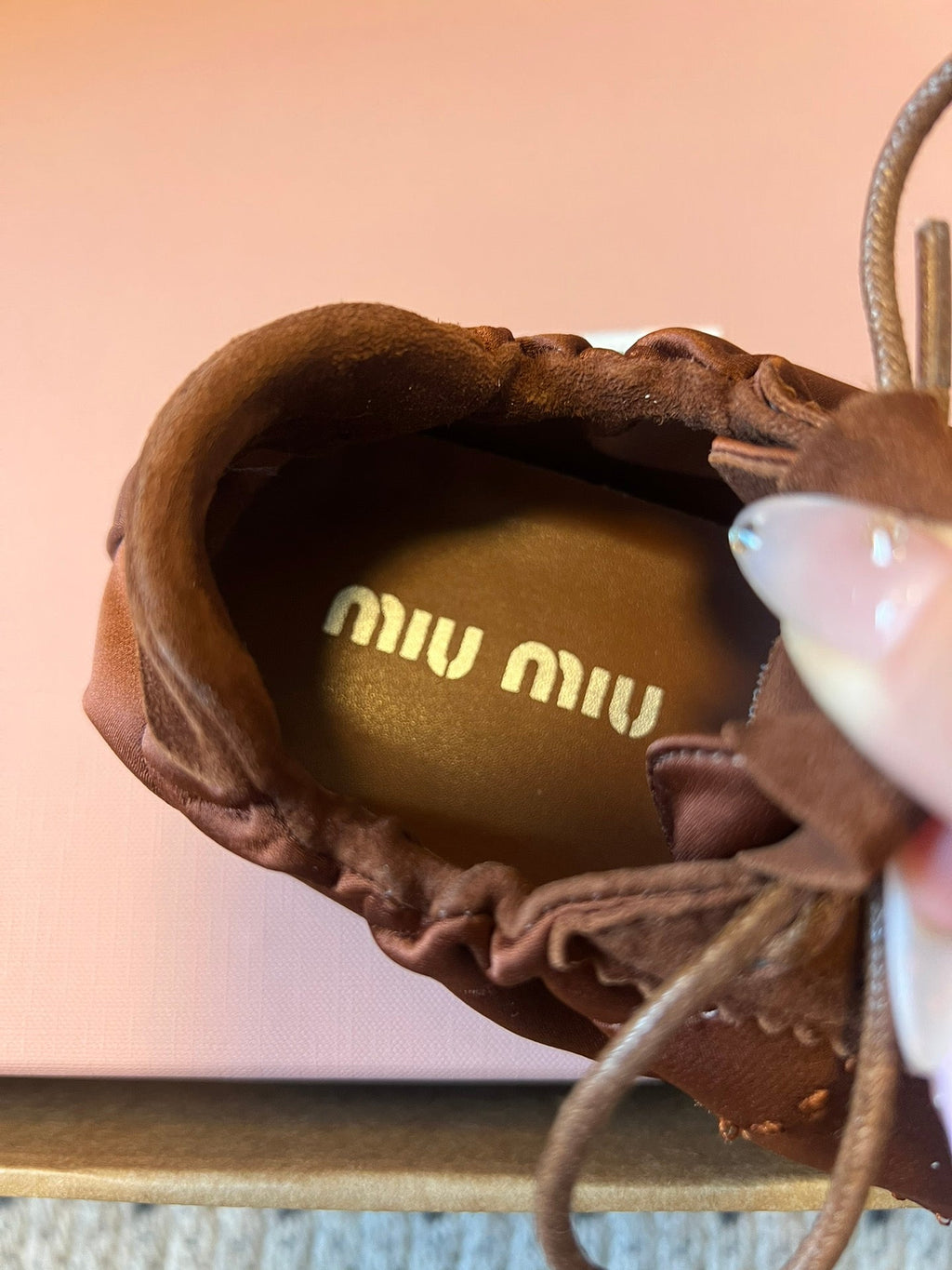 M-Sneakers