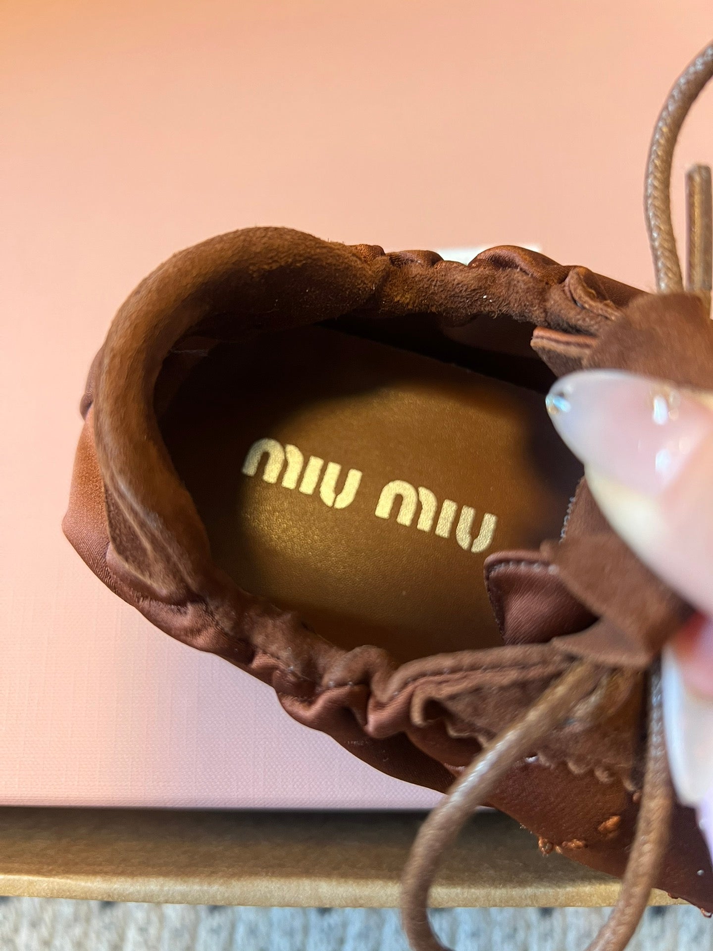 M-Sneakers