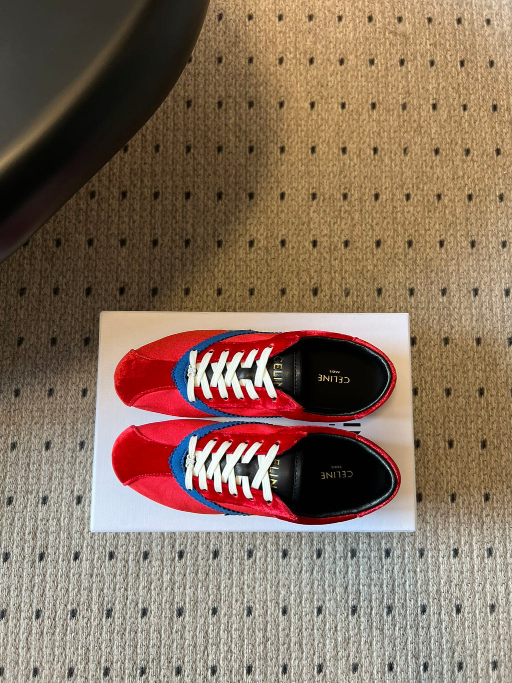 S-Sneakers