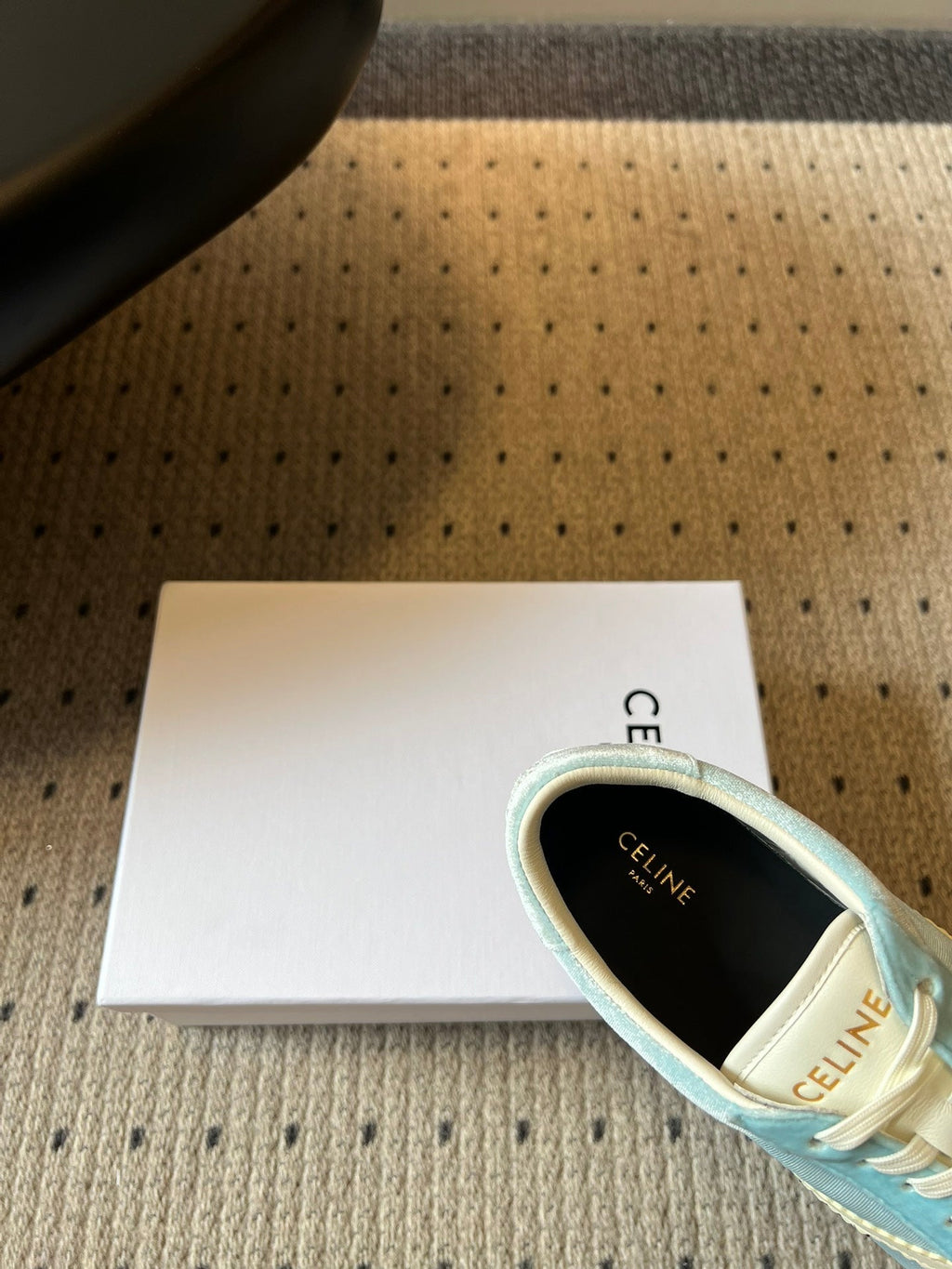 S-Sneakers