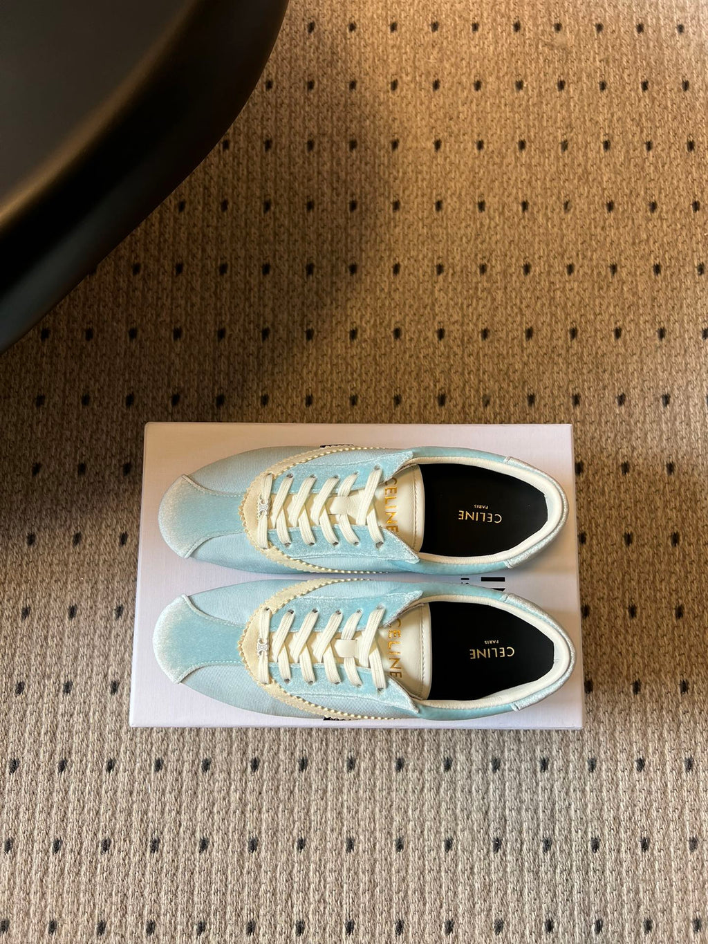 S-Sneakers