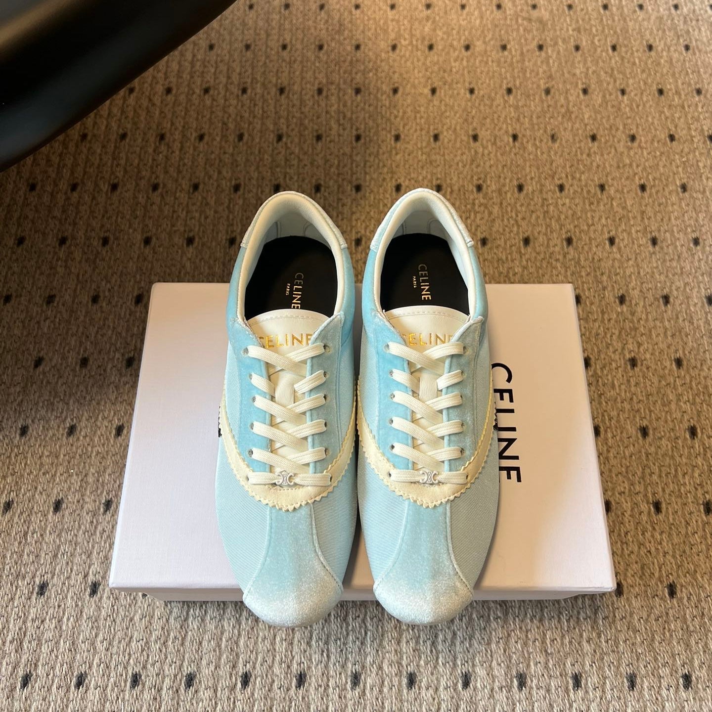 S-Sneakers