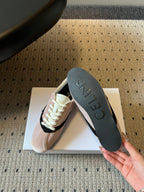 S-Sneakers