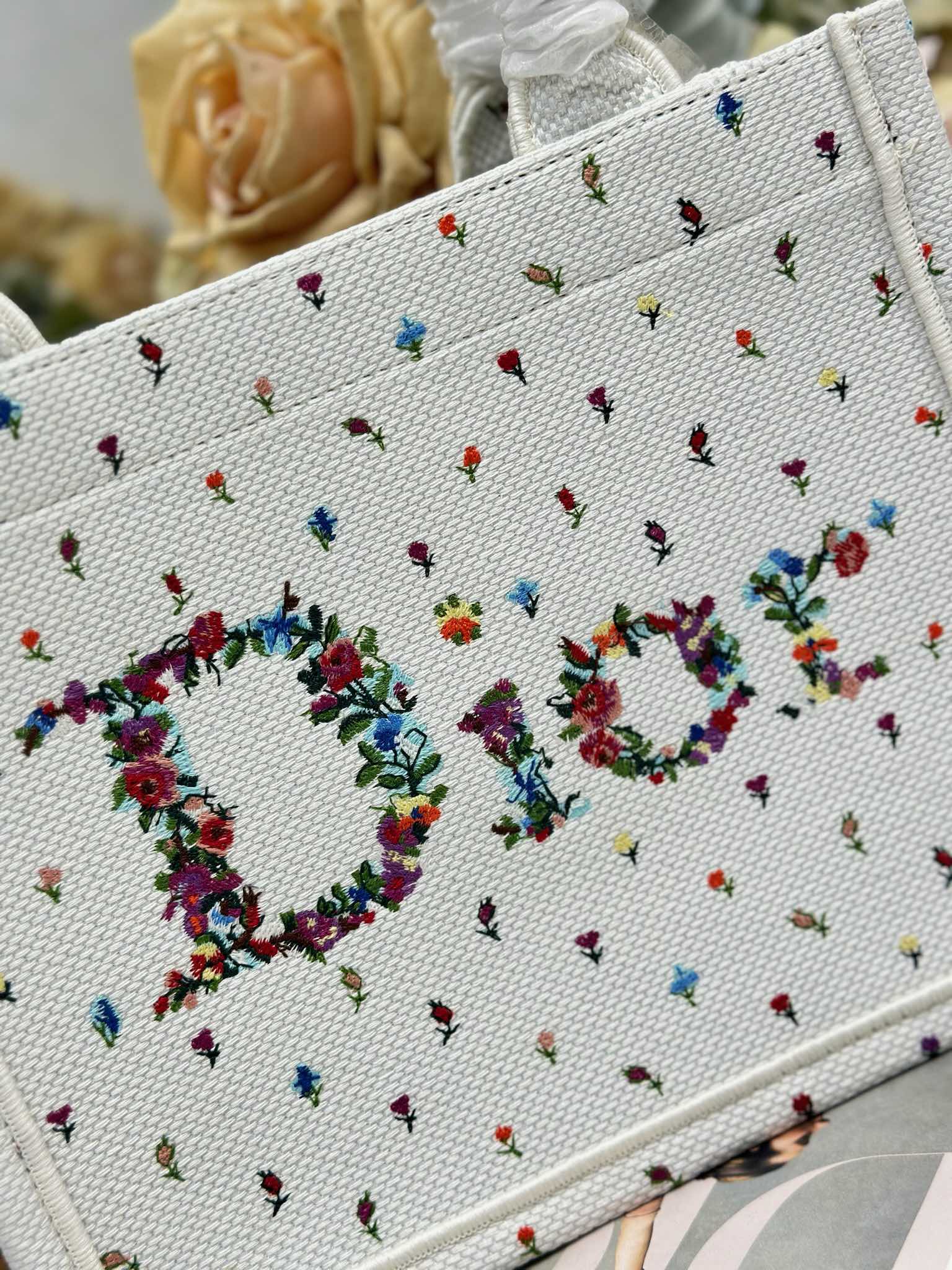 D-Book Tote