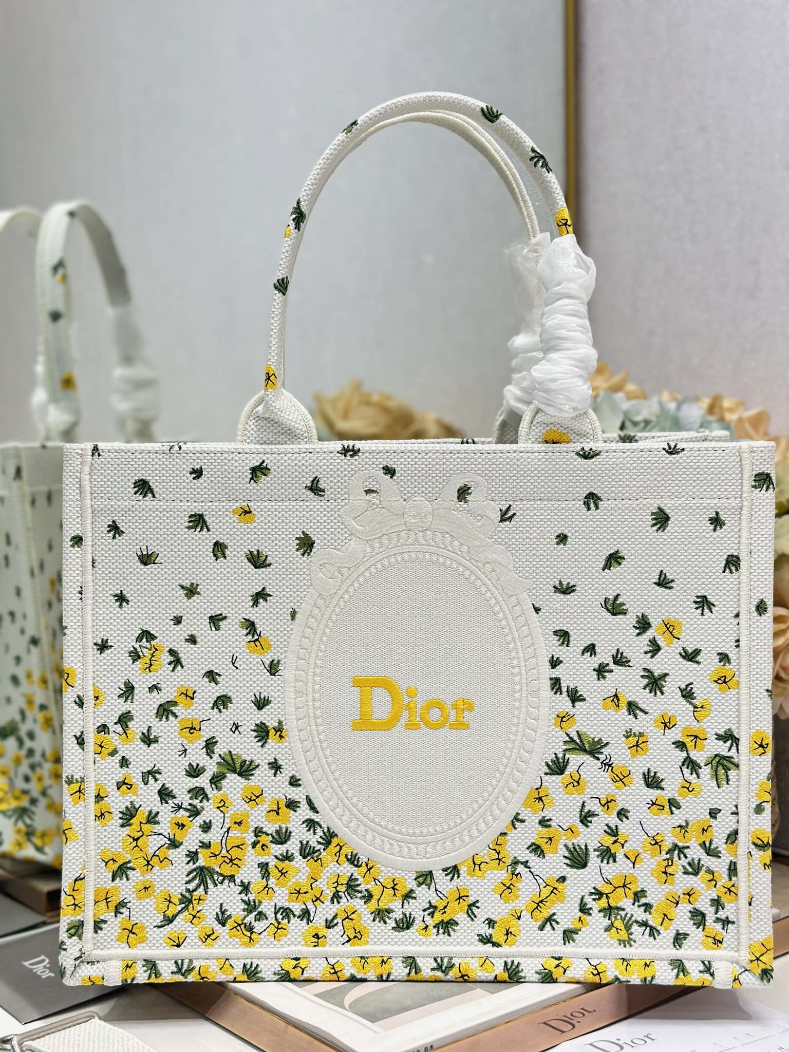 D-Book Tote