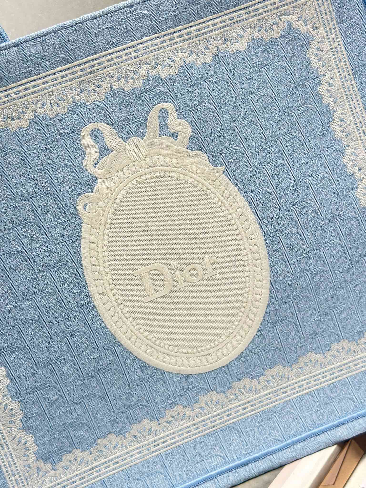 D-Book Tote