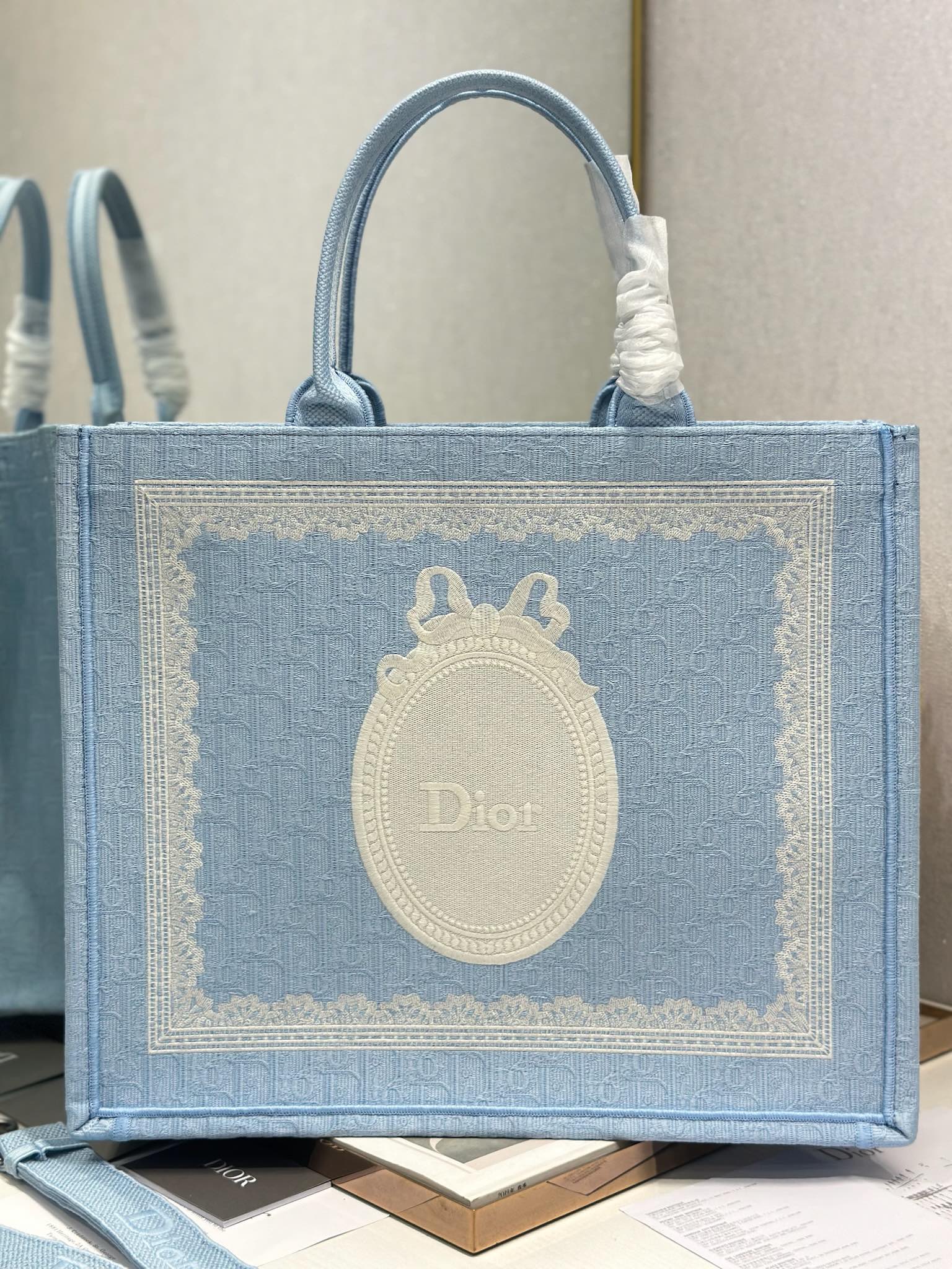 D-Book Tote