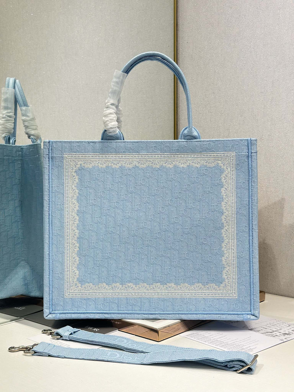 D-Book Tote