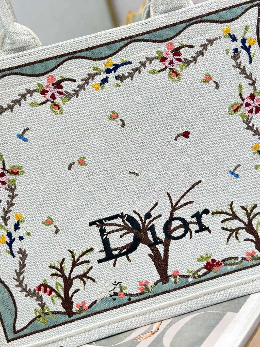 D-Book Tote