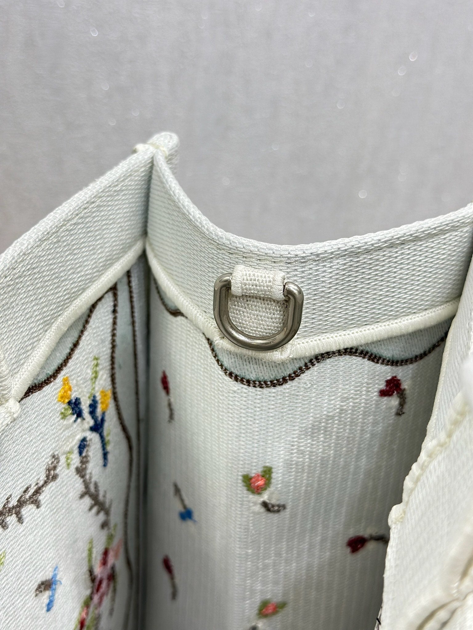 D-Book Tote
